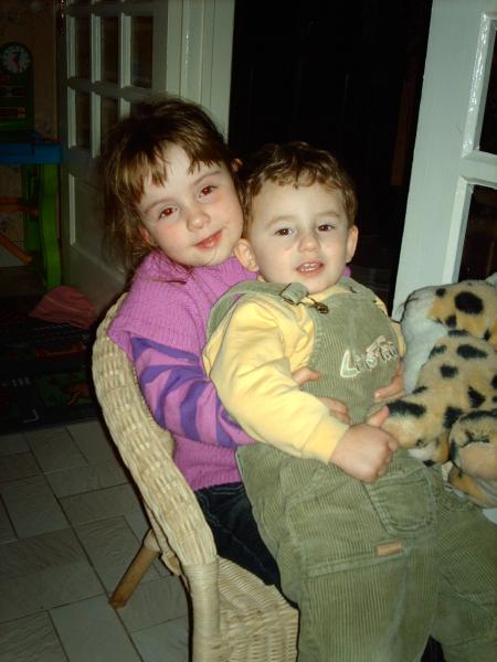 Devant l'ordi de Maman